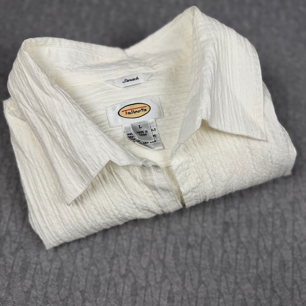 Talbots Women’s White Textured Stretch V Neck Shirt Large